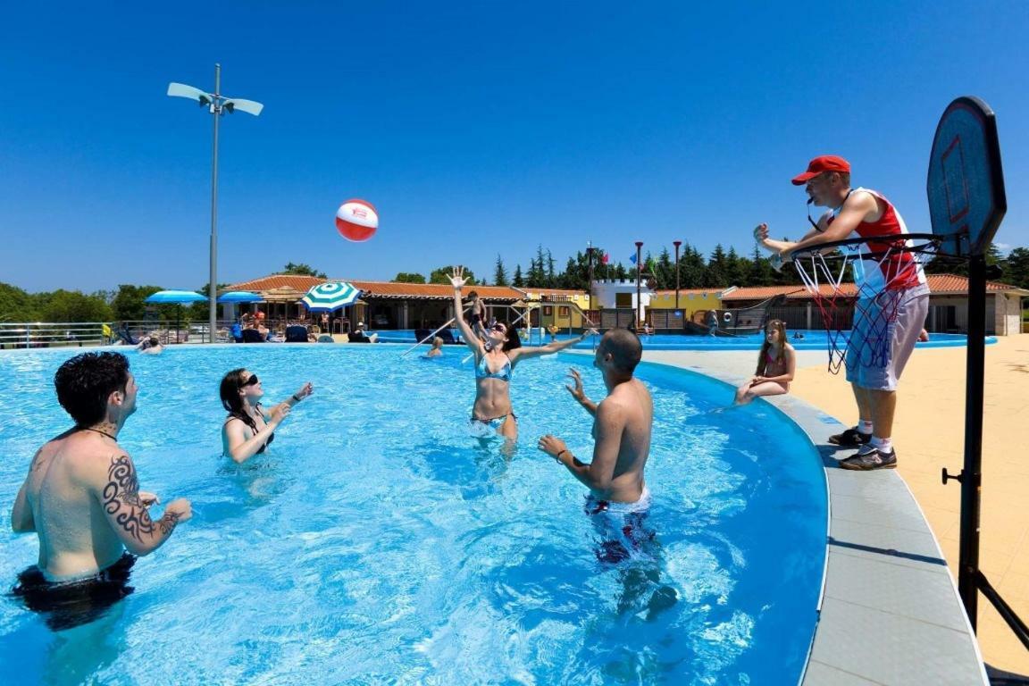 Panorama Mobile Homes In Camping Park Umag Buitenkant foto