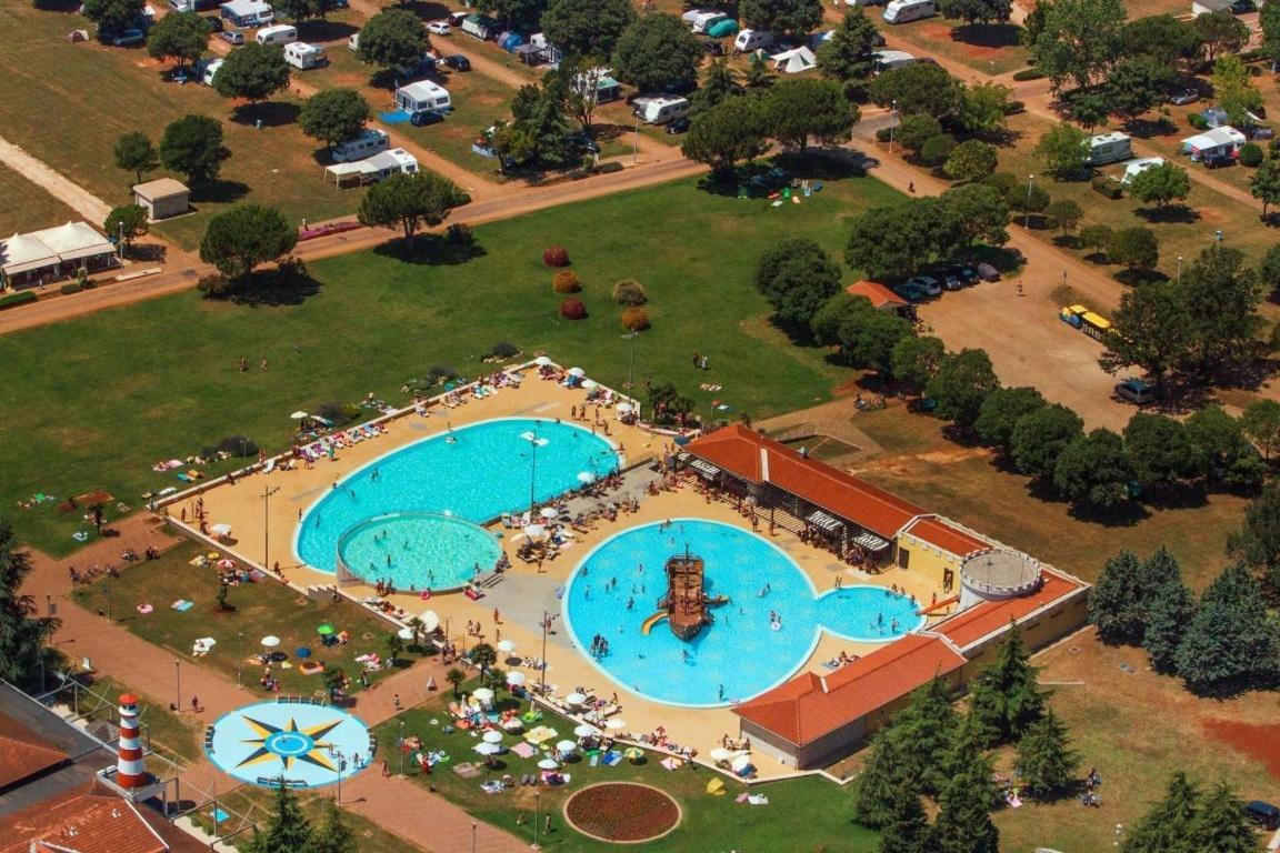 Panorama Mobile Homes In Camping Park Umag Buitenkant foto